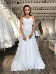 Легкое свадебное платье на бретелях Rea. Силуэт А-силуэт. Цвет Белый / Молочный. Вид 1