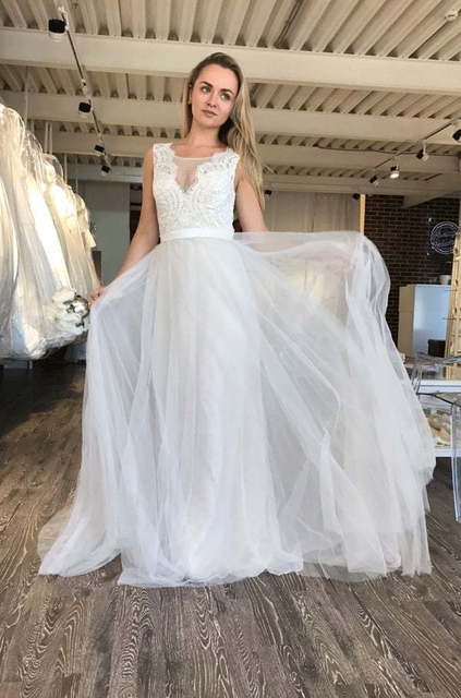 Воздушное фатиновое свадебное платье айвори Romano. Силуэт А-силуэт. Цвет Белый / Молочный. Вид 2