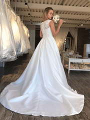 Кружевное свадебное платье с атласной юбкой Sally. Силуэт Пышное. Цвет Белый / Молочный. Вид 2