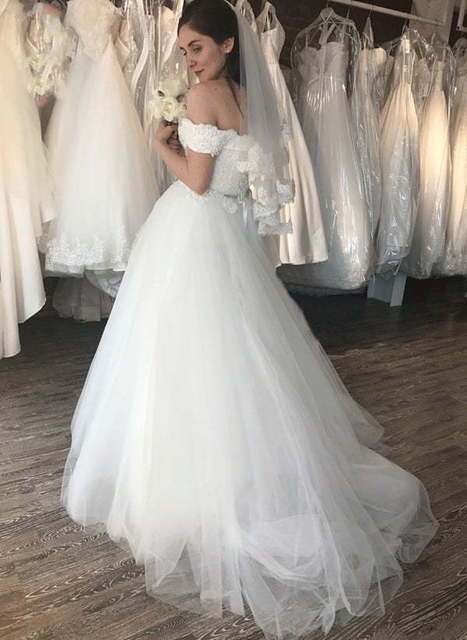 Супер пышное свадебное платье расшитое жемчгом Santary. Силуэт Пышное. Цвет Белый / Молочный. Вид 3