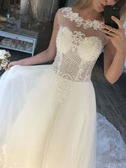 Классическое пышное платья с кружевом Sharlotta. Силуэт Пышное. Цвет Белый / Молочный. Вид 2