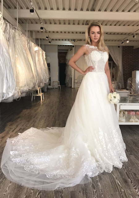 Классическое пышное платья с кружевом Sharlotta. Силуэт Пышное. Цвет Белый / Молочный. Вид 4