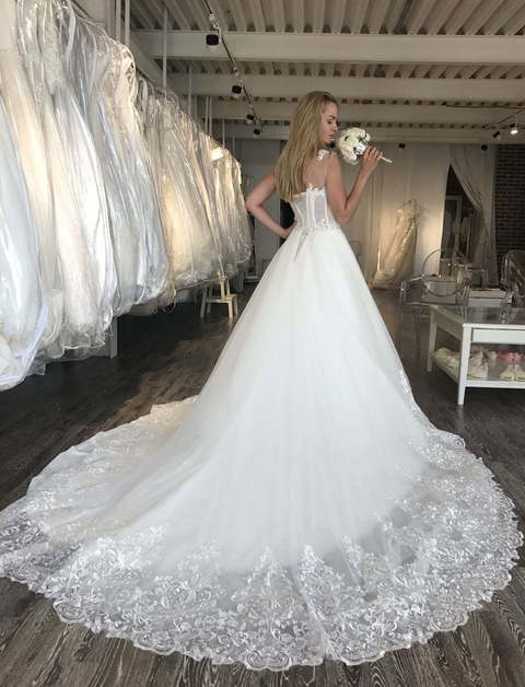 Классическое пышное платья с кружевом Sharlotta. Силуэт Пышное. Цвет Белый / Молочный. Вид 5