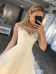 Пышное свадебное платье с кружевом по подолу Savanna. Силуэт Пышное. Цвет Белый / Молочный. Вид 1