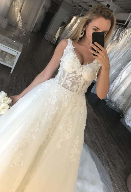 Пышное свадебное платье с прозрачным корсетом Sandy. Силуэт Пышное. Цвет Белый / Молочный. Вид 3