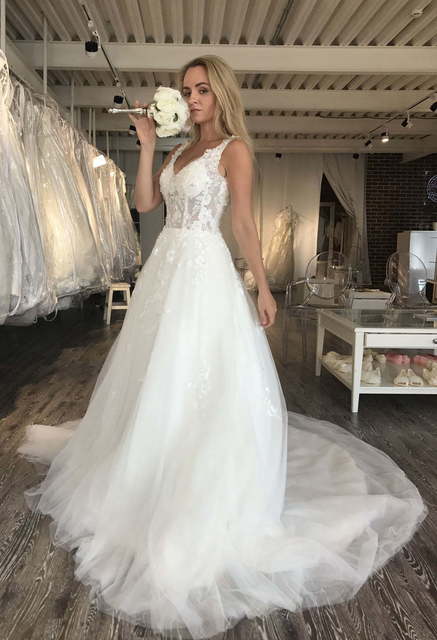 Пышное свадебное платье с прозрачным корсетом Sandy. Силуэт Пышное. Цвет Белый / Молочный. Вид 6