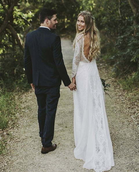 Мягкое платье по фигуре с рукавом и открытой спинкой ida. Силуэт Прямое. Цвет Белый / Молочный. Вид 2