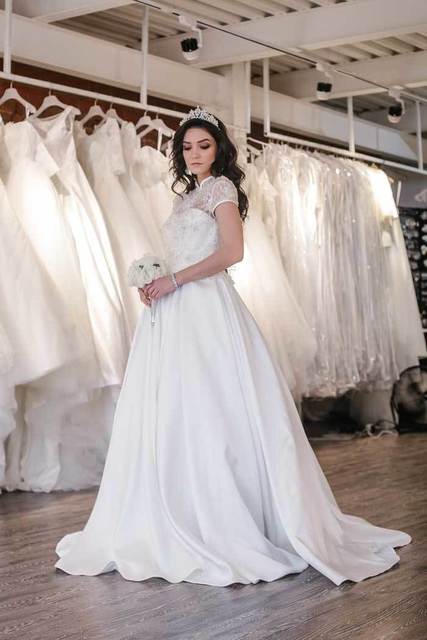 Атласное закрытое платье с воротником Kate. Силуэт Пышное. Цвет Белый / Молочный. Вид 5