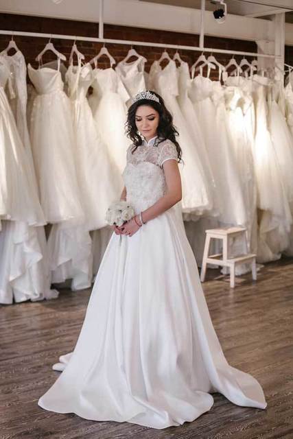 Атласное закрытое платье с воротником Kate. Силуэт Пышное. Цвет Белый / Молочный. Вид 6