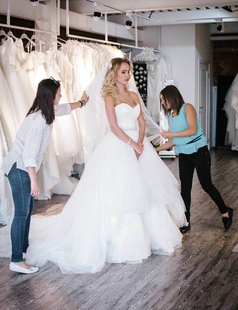 Пышное свадебное платье в корсетом в форме сердца Angel. Силуэт Пышное. Цвет Белый / Молочный. Вид 3