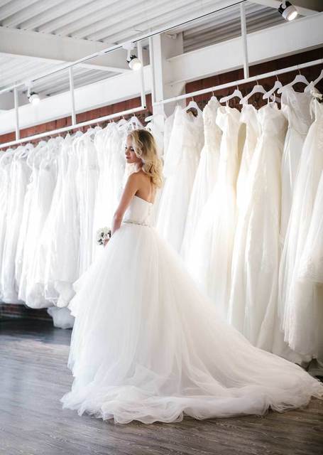 Пышное свадебное платье в корсетом в форме сердца Angel. Силуэт Пышное. Цвет Белый / Молочный. Вид 5