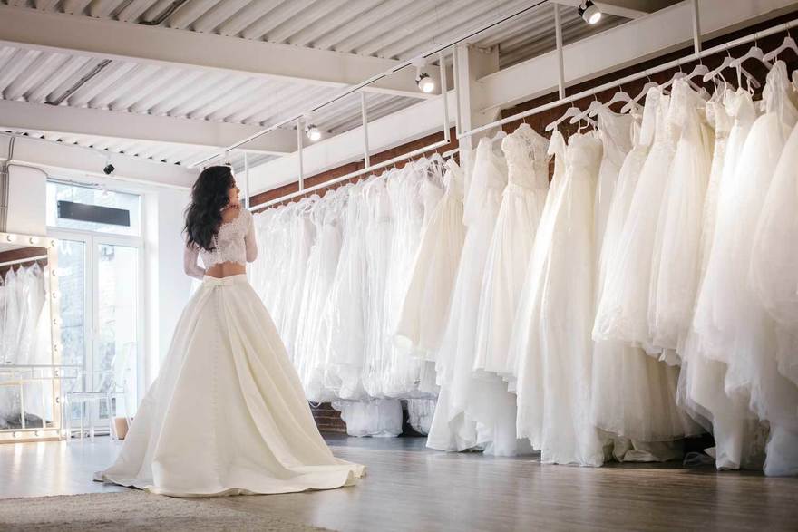 Кружевной топ с атласной юбкой на свадьбу. Силуэт Пышное. Цвет Белый / Молочный. Вид 4