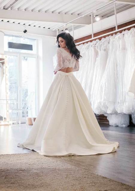 Кружевной топ с атласной юбкой на свадьбу. Силуэт Пышное. Цвет Белый / Молочный. Вид 5