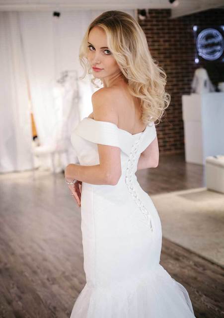 Свадебное платье рыбка из драпировки Liria Flowers. Силуэт Рыбка. Цвет Белый / Молочный. Вид 6