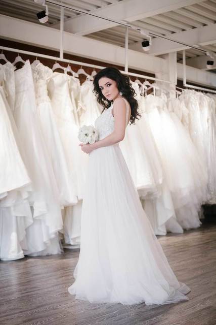 Легкое летящее свадебное платье цвета нюд Gabriella 2. Силуэт А-силуэт. Цвет Айвори / Капучино. Вид 5