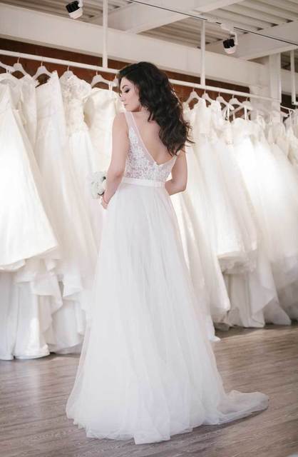 Легкое летящее свадебное платье цвета нюд Gabriella 2. Силуэт А-силуэт. Цвет Айвори / Капучино. Вид 7