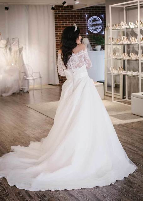 Кружевное свадебное платье с длинным рукавом Nimfa. Силуэт Пышное. Цвет Белый / Молочный. Вид 3