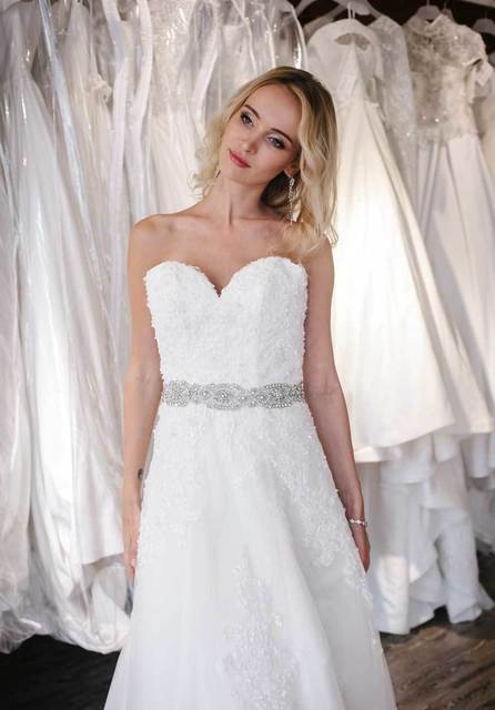 Свадебное платье с декольте по фигуре Lancy. Силуэт А-силуэт. Цвет Белый / Молочный. Вид 2