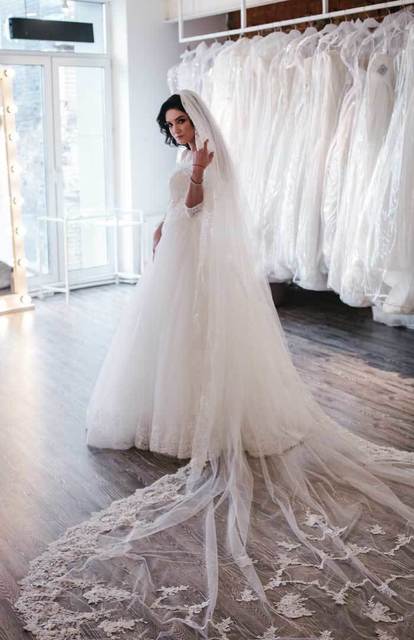 Пышное платье с кружевным рукавом Anastasia 3. Силуэт Пышное. Цвет Белый / Молочный. Вид 2