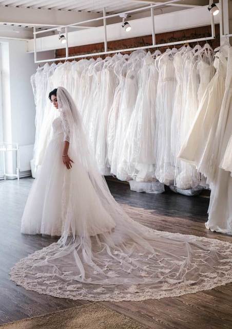 Пышное платье с кружевным рукавом Anastasia 3. Силуэт Пышное. Цвет Белый / Молочный. Вид 4