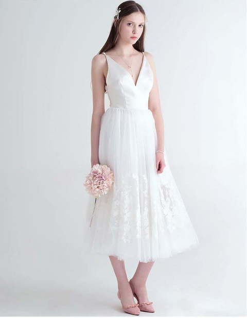 Свадебное платье миди юбка ниже колена. Силуэт А-силуэт. Цвет Белый / Молочный. Вид 1