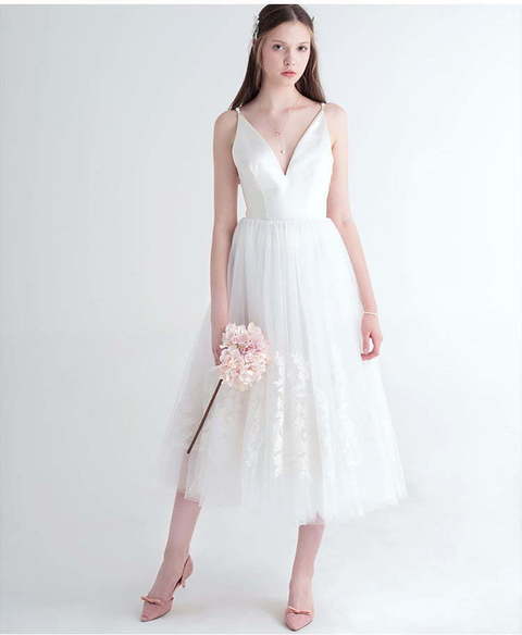 Свадебное платье миди юбка ниже колена. Силуэт А-силуэт. Цвет Белый / Молочный. Вид 4