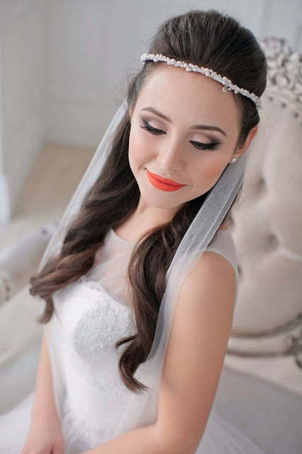 Высокие / Собранные, С аксессуарами / Цветами / Фатой, В греческом стиле, Распущенные от Свадебный стилист Юлия Яковлева 4