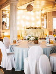 Столы и стулья гостей / Банкет в Классика от Студия декора и флористики il Fiore Decor 1