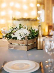 Столы и стулья гостей / Банкет в Классика от Студия декора и флористики il Fiore Decor 2