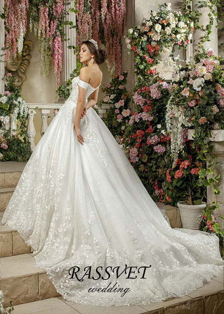 Свадебное платье Риккарда. Силуэт А-силуэт. Цвет Белый / Молочный. Вид 2