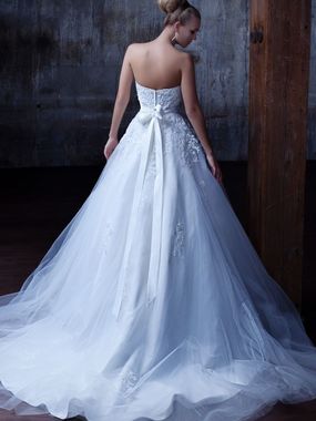 Свадебное платье Lulu. Силуэт Пышное, А-силуэт. Цвет Айвори / Капучино. Вид 2