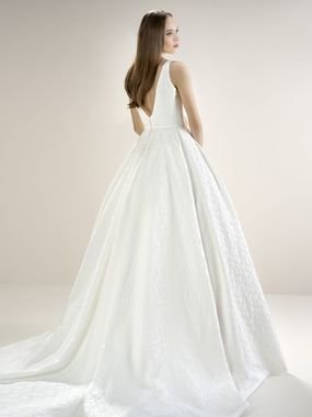 Свадебное платье 8032. Силуэт А-силуэт. Цвет Айвори / Капучино. Вид 2