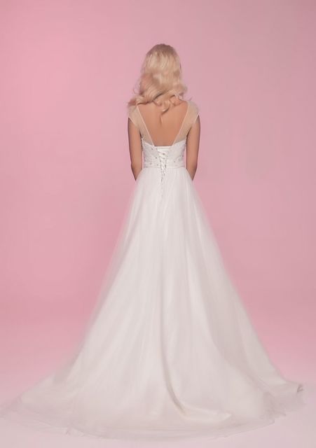 Свадебное платье Atria. Силуэт А-силуэт. Цвет Айвори / Капучино. Вид 2