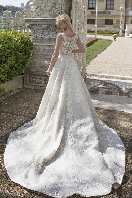 Свадебное платье Zara. Силуэт А-силуэт. Цвет Айвори / Капучино. Вид 2