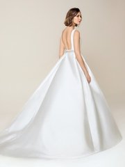 Свадебное платье 913. Силуэт А-силуэт. Цвет Айвори / Капучино. Вид 2