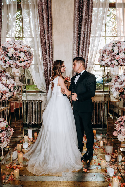 Классика в Ресторан / Банкетный зал от DecoVibes мастерская декора и флористики 4