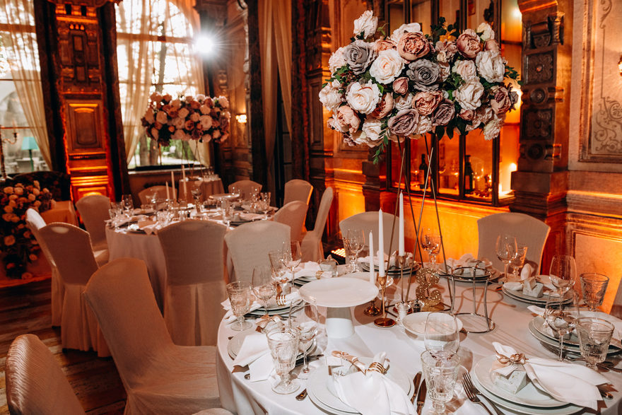 Классика в Ресторан / Банкетный зал от DecoVibes мастерская декора и флористики 5