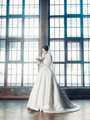 Высокие / Собранные, Пучок, С аксессуарами / Цветами / Фатой от Стилист-визажист Ирина Алексеева 2