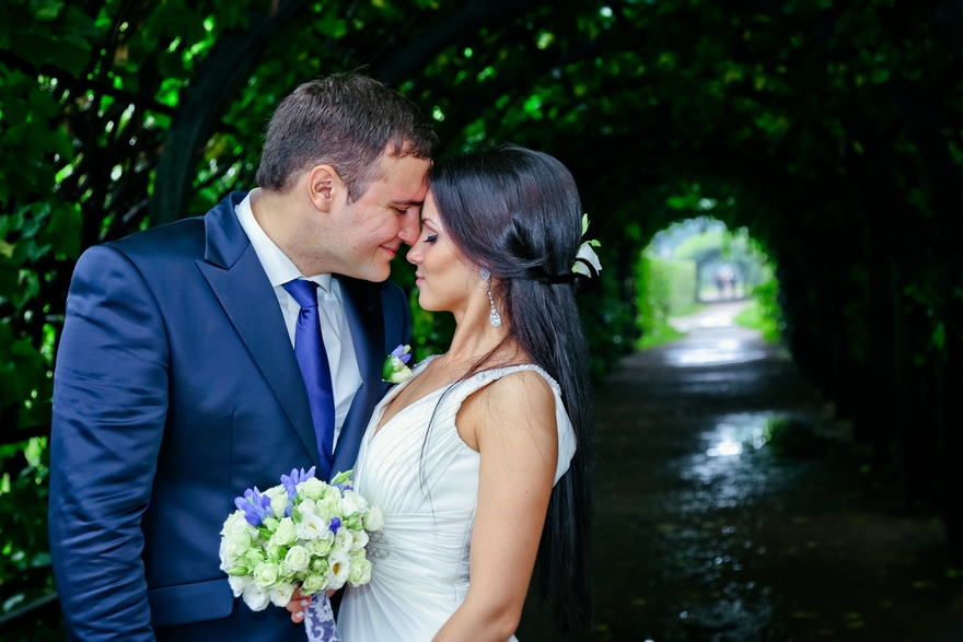 С аксессуарами / Цветами / Фатой, В греческом стиле от Стилист-визажист Ирина Алексеева 2