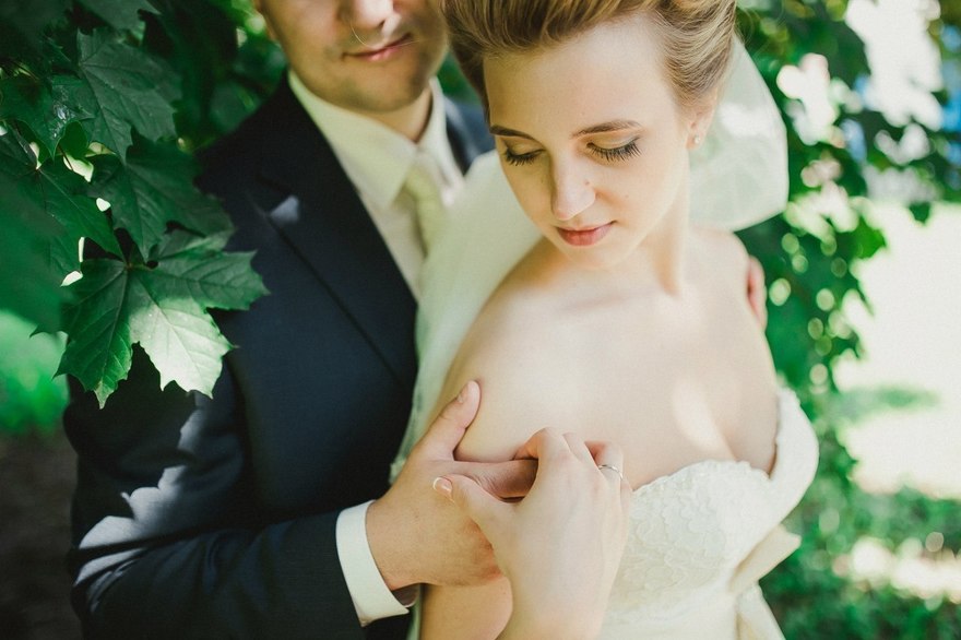 Высокие / Собранные, С аксессуарами / Цветами / Фатой от Стилист-визажист Ирина Алексеева 4