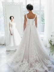 Высокие / Собранные, С аксессуарами / Цветами / Фатой от Стилист-визажист Ирина Алексеева 2