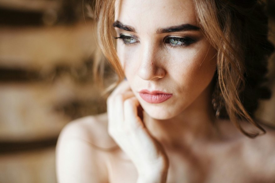 Высокие / Собранные, С плетением, Локоны / Локоны на один бок от Свадебный стилист Анна Кулакова 4