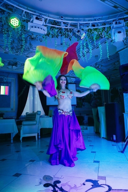 Классический танец живота и танцы с аксессуарами на свадьбу от Мулаткашоу 2