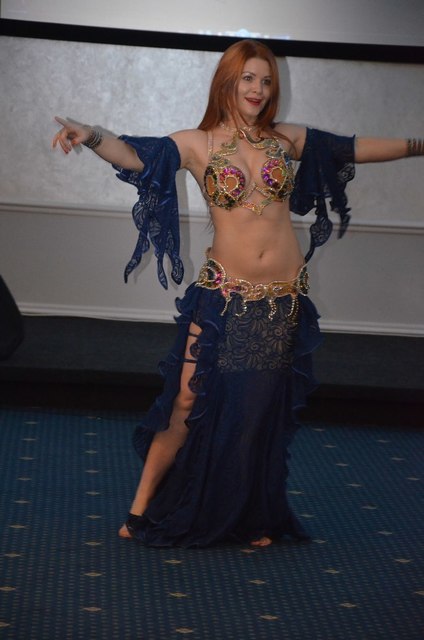 Классический танец живота и танцы с аксессуарами на свадьбу от Мулаткашоу 4