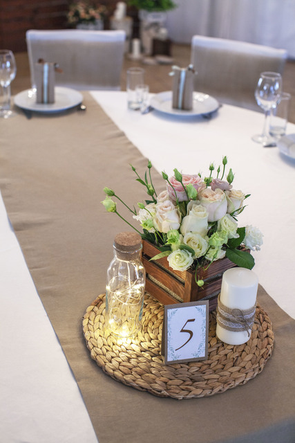 Рустик в Ресторан / Банкетный зал от Дизайн-студия DeniSOVA 4