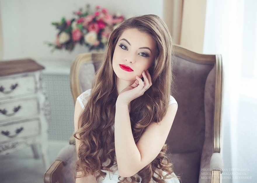 Распущенные, Локоны / Локоны на один бок от Свадебный стилист-визажист Анна Маланичева 2