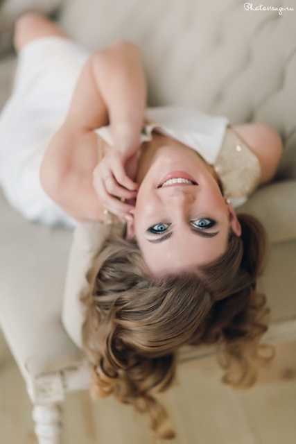 Распущенные, Локоны / Локоны на один бок от Свадебный стилист-визажист Анна Маланичева 3