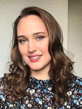 Волны, Локоны / Локоны на один бок, Распущенные от Свадебный стилист Yanabeautym 1