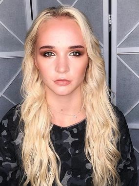 Волны, Локоны / Локоны на один бок, Распущенные от Свадебный стилист Yanabeautym 1