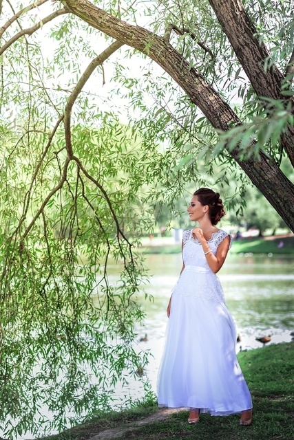 Свадебное платье с кружевом. Силуэт А-силуэт. Цвет Белый / Молочный. Вид 3